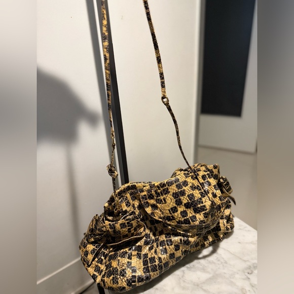 Stunning Miu Miu Python crossbody/shoulder bag - Picture 16 of 16